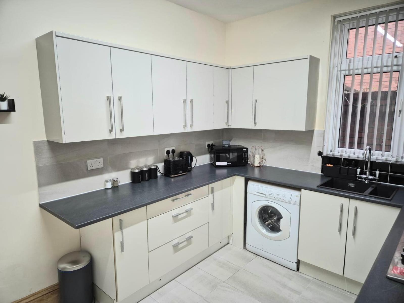 Rooms In Manchester 6 Minutes Drive To Victoria Station Exterior foto