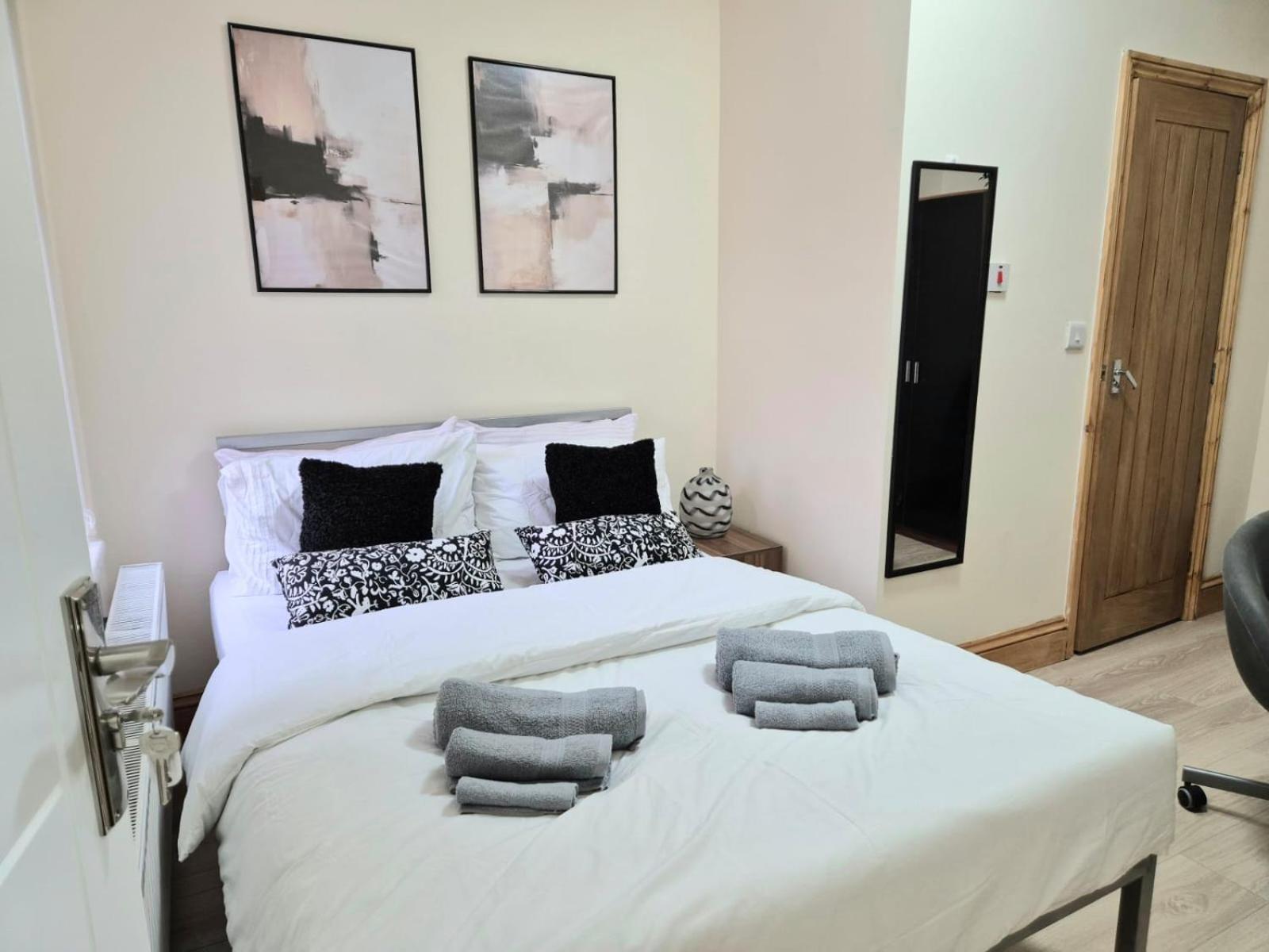 Rooms In Manchester 6 Minutes Drive To Victoria Station Exterior foto
