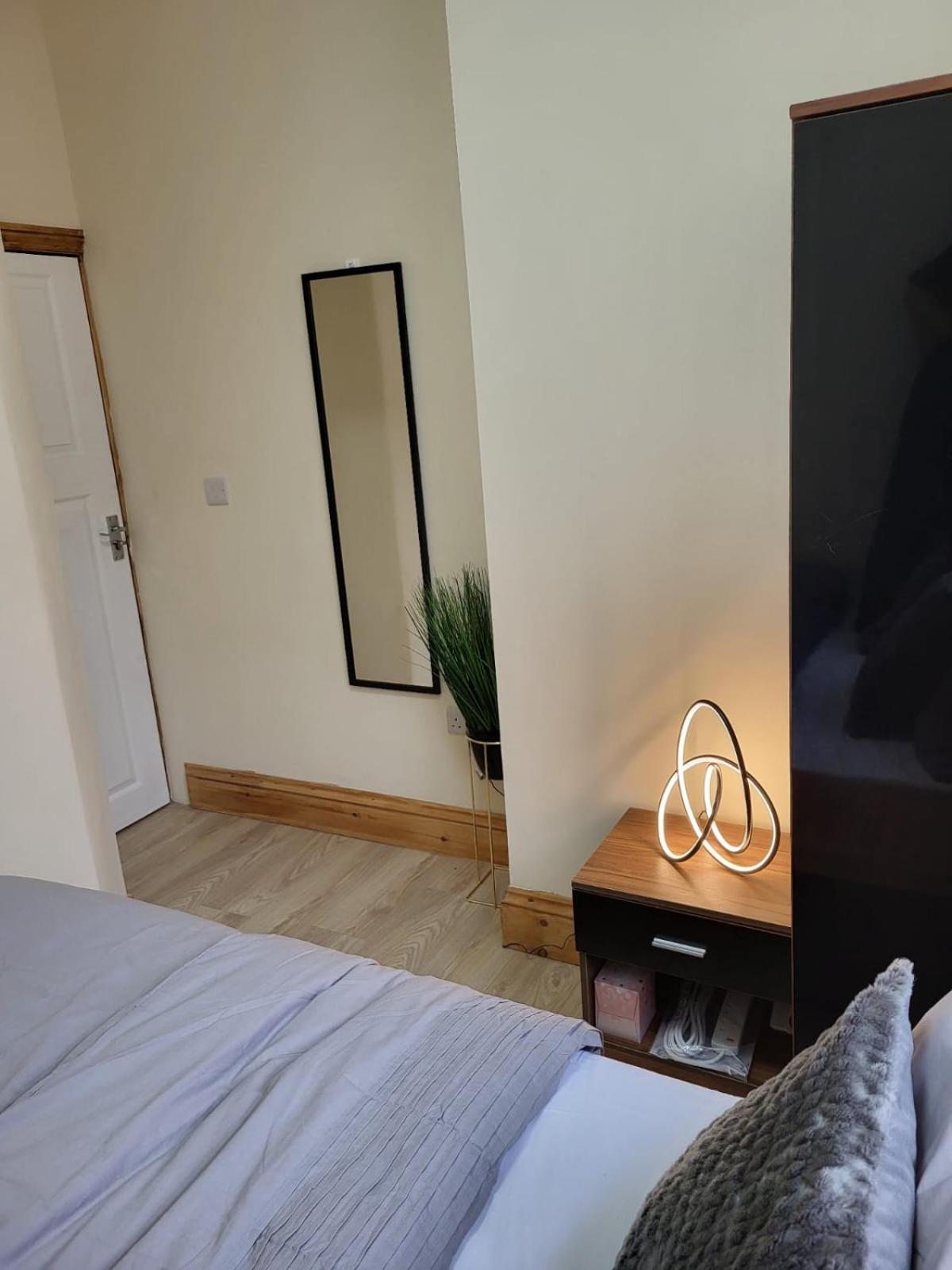 Rooms In Manchester 6 Minutes Drive To Victoria Station Exterior foto