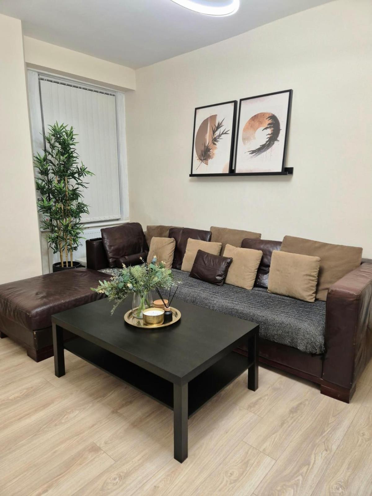Rooms In Manchester 6 Minutes Drive To Victoria Station Exterior foto