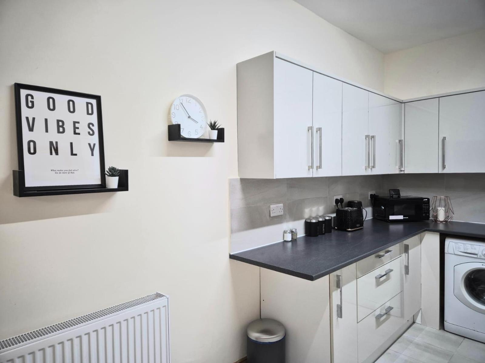 Rooms In Manchester 6 Minutes Drive To Victoria Station Exterior foto